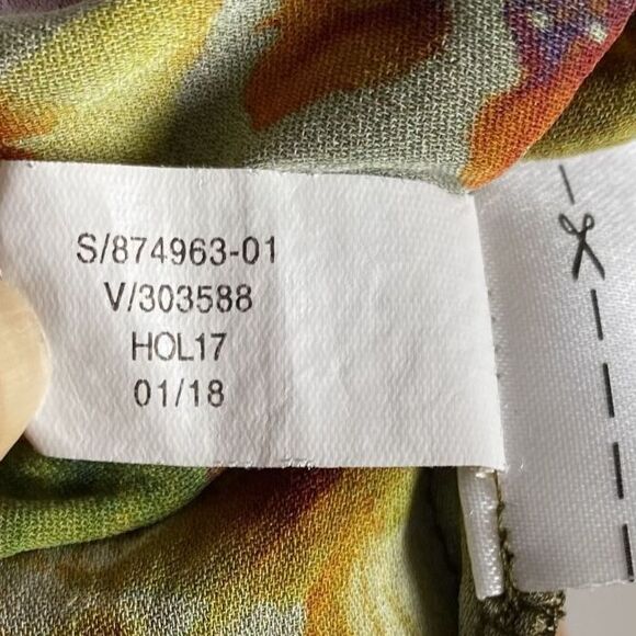 Banana Republic Sz M Short-Sleeve Silk Blend Blouse Olive Green Floral Stretch - Picture 6 of 8